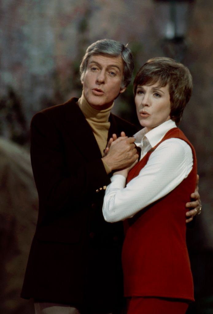 Dick Van Dyke, Julie Andrews performing in the ABC tv movie 'Julie and Dick at Covent Garden' 1974