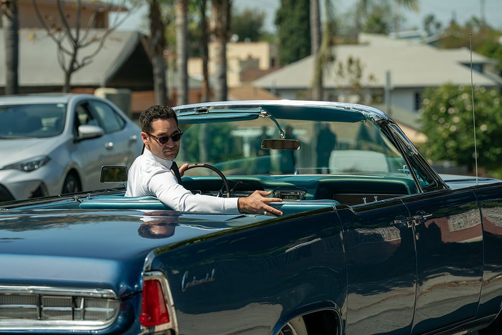 Mickey Haller driving his Lincoln Continental