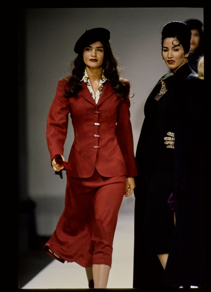 Model walks the Fall Winter 1991-1992 Azzedine Alaïa Ready to Wear