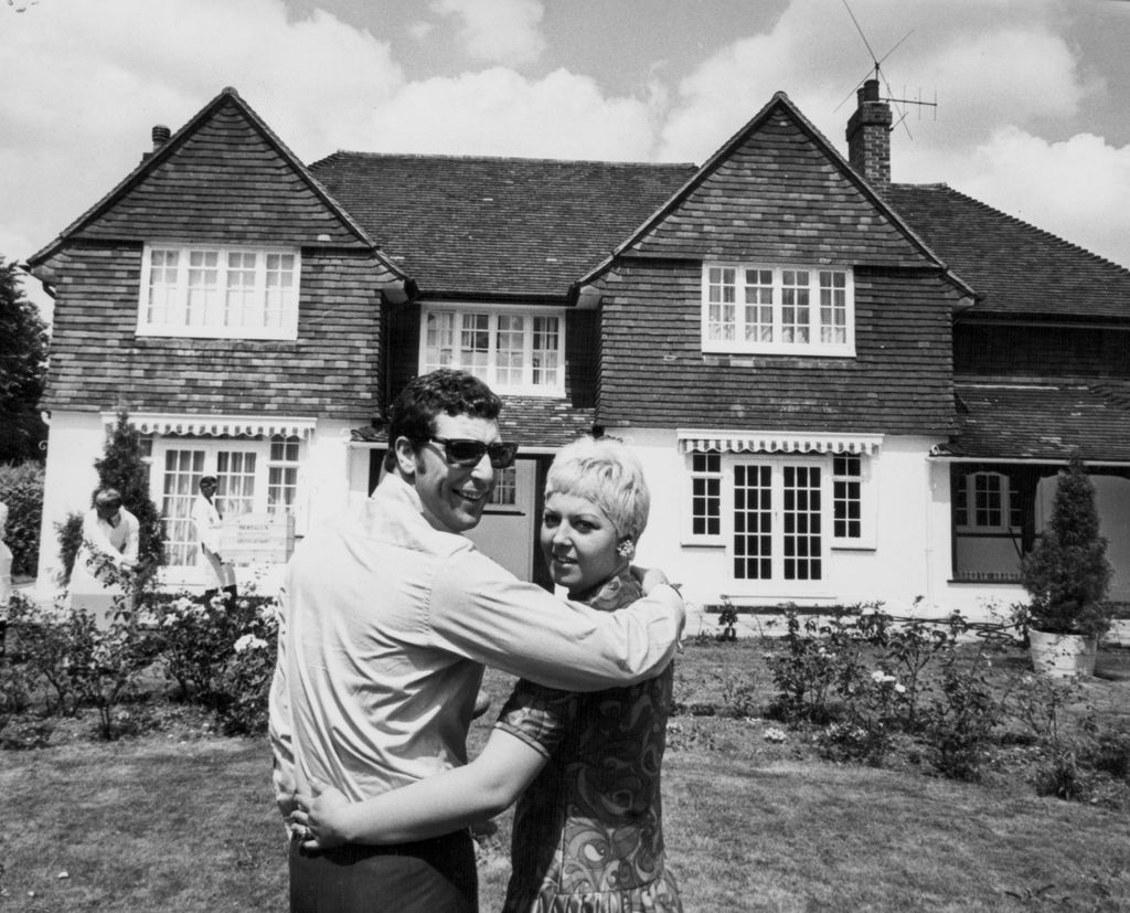 Tom Jones and wife Linda outfit a house