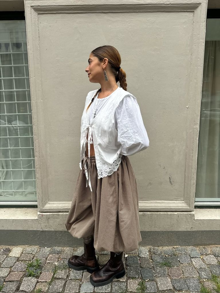 Izadora Hodges in white shirt 