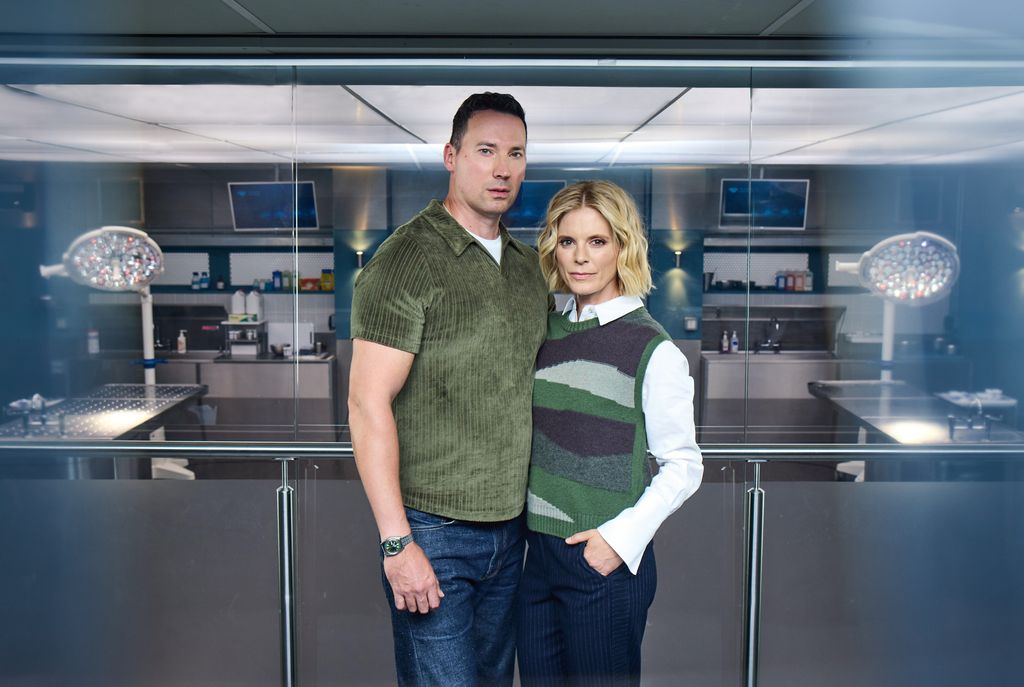 Jack Hodgson (DAVID CAVES); Dr. Nikki Alexander (EMILIA FOX) in Silent Witness