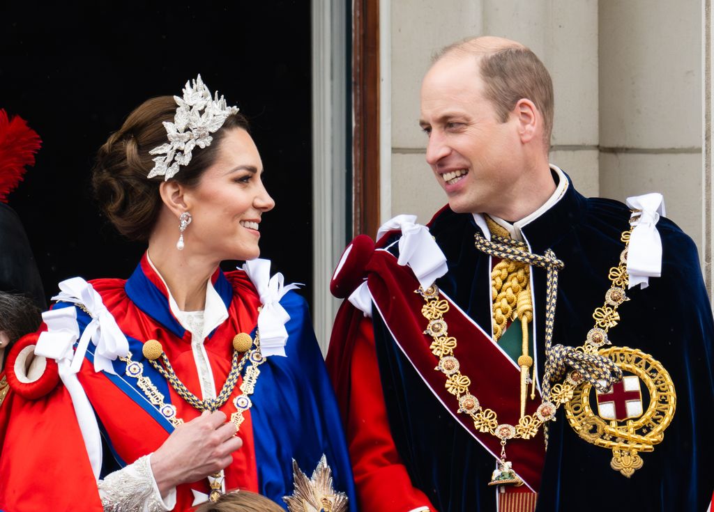 Kate middleton and Prince William look at each other