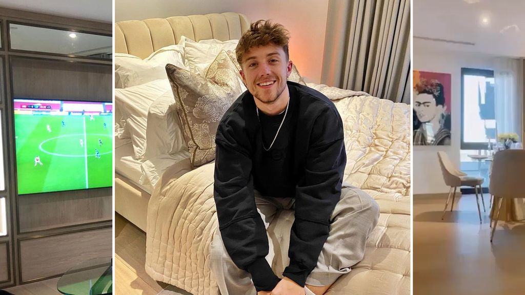 Roman Kemp sitting on his bed