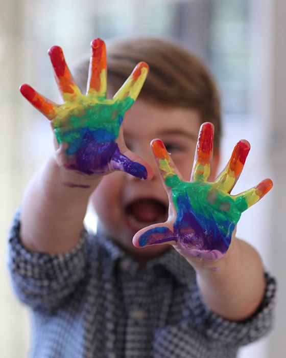 prince louis rainbow hands