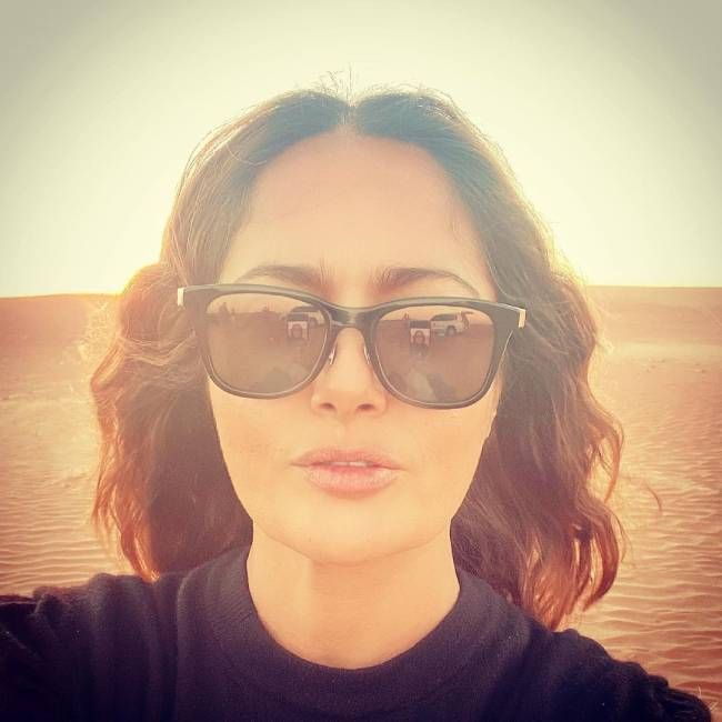 salma hayek stunning selfie desert