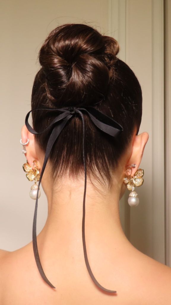 Nicola shared the image of her hair accessory of Instagram
