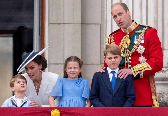 kate middleton balcony family