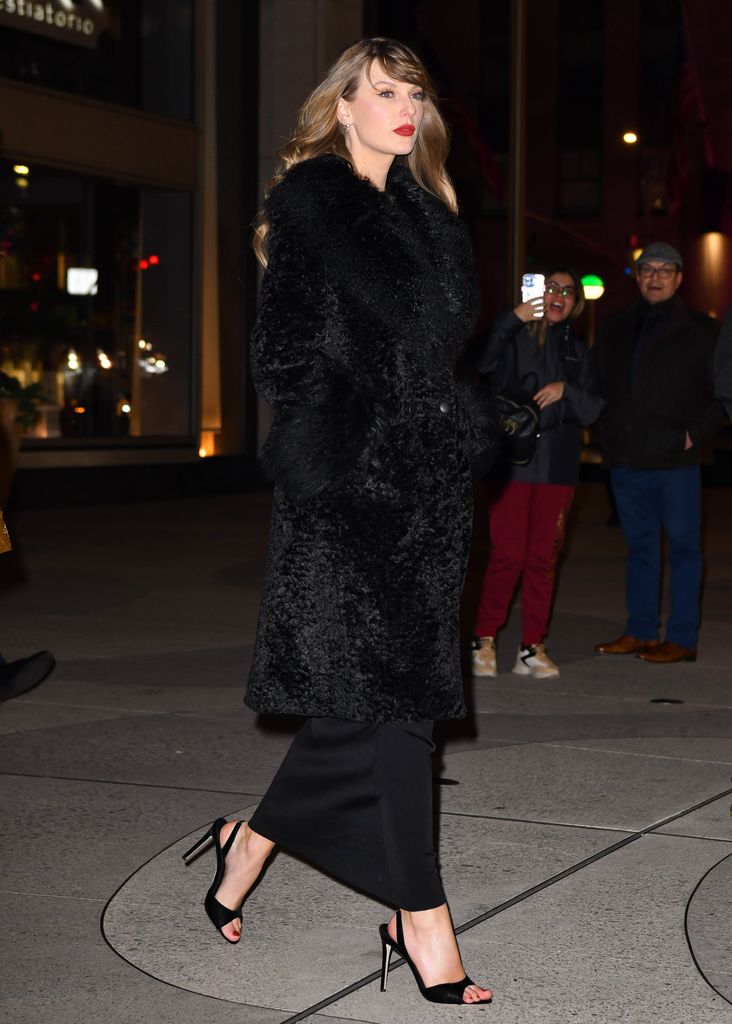 NEW YORK, NEW YORK - DECEMBER 06: Taylor Swift leaves the "Poor Things" premiere after party at Avra Rockefeller Center on December 06, 2023 in New York City. (Photo by James Devaney/GC Images)