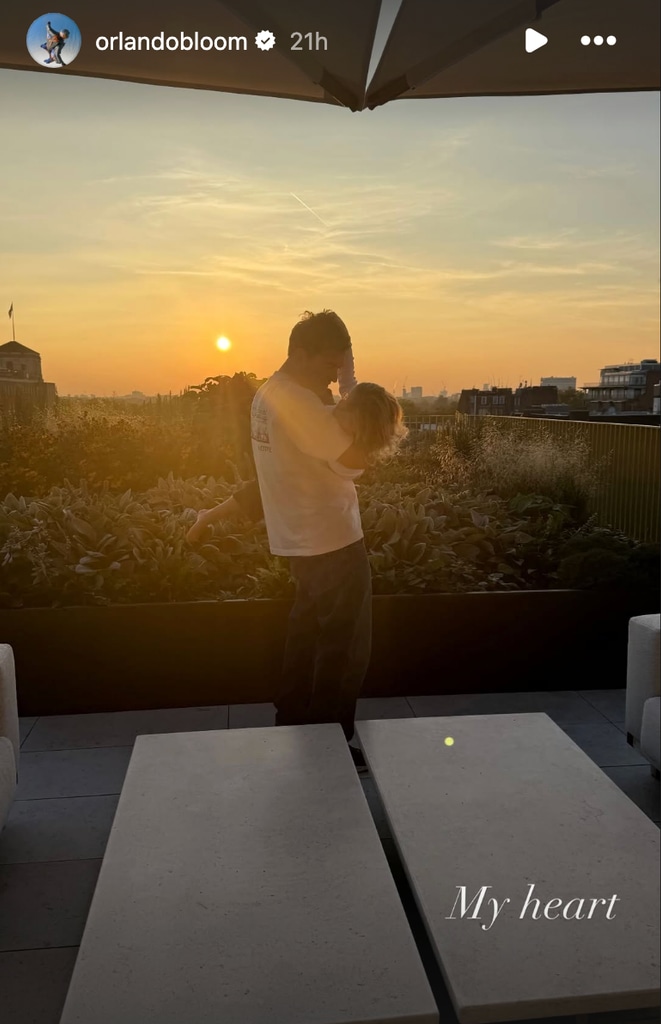 Orlando bloom holding daughter daisy dove