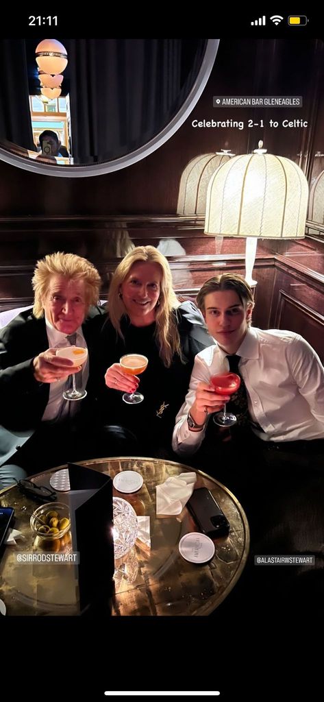 Penny Lancaster and Rod Stewart enjoy a cocktail with son Alastair