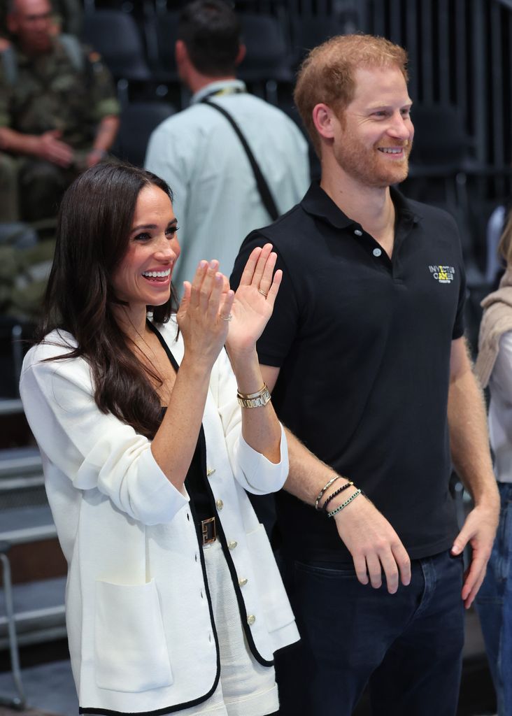 meghan markle clapping
