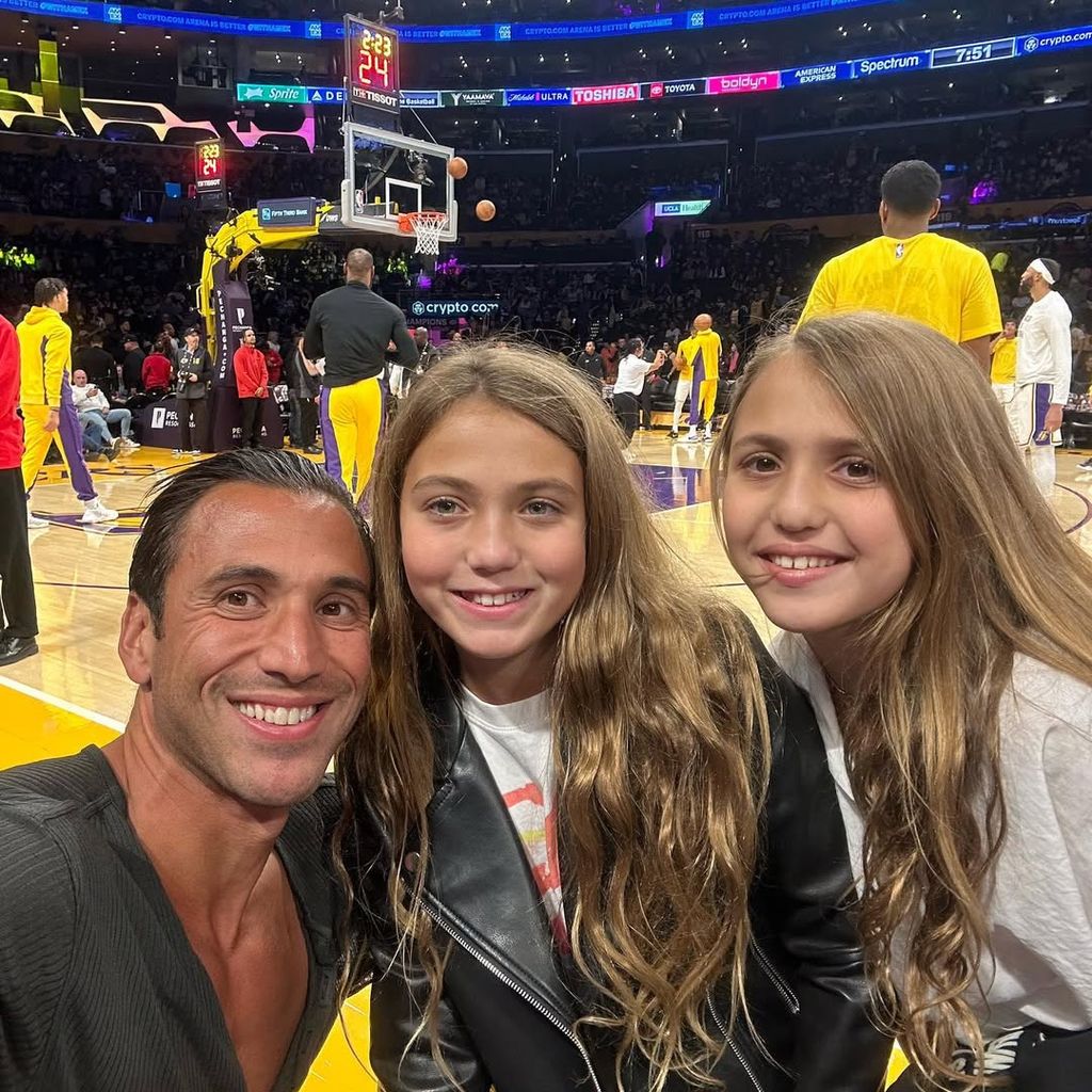 Martin Blencowe et ses filles jumelles