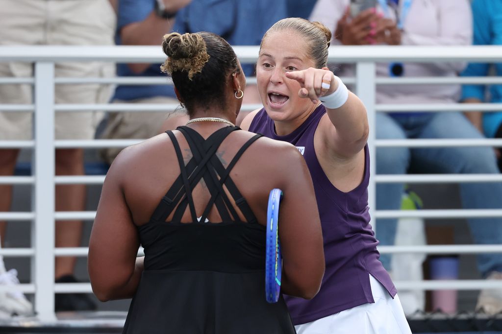Jelena Ostapenko argues with Taylor Townsend at the 2025 US Open