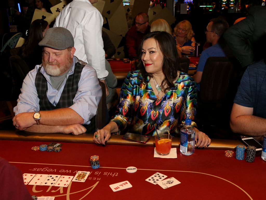 jennifer tilly poker table