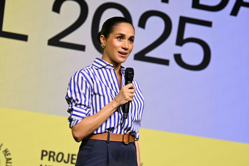 Meghan wearing striped shirt to deliver speech