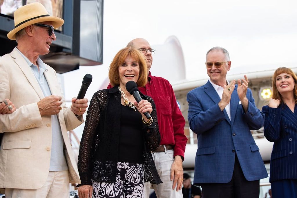 stefanie powers disney cruise