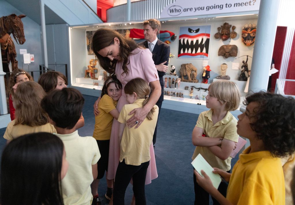 Kate given hug at V&A