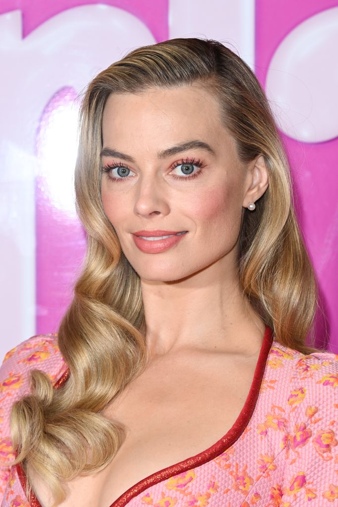 Margot Robbie's makeup artist Pati Dubroff declared this look as her favorite during the press tour