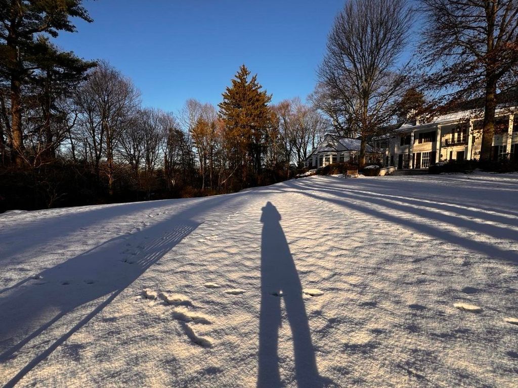 Alejandra and Richard Gere's estate in Connecticut