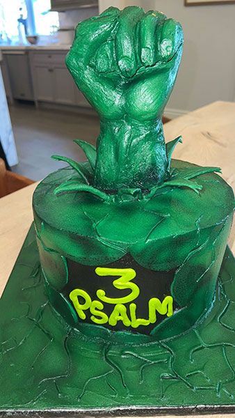 kim kardashian psalm birthday cake