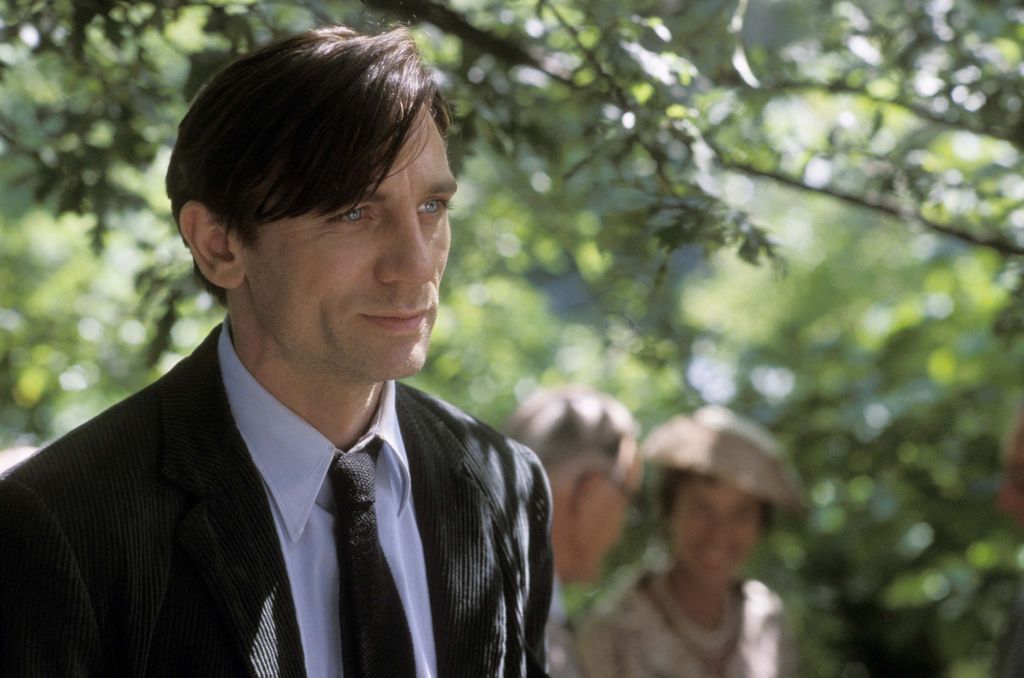 Daniel Craig sported darker hair in Sylvia, a 2003 British biographical drama film directed by Christine Jeffs and also starring Gwyneth Paltrow