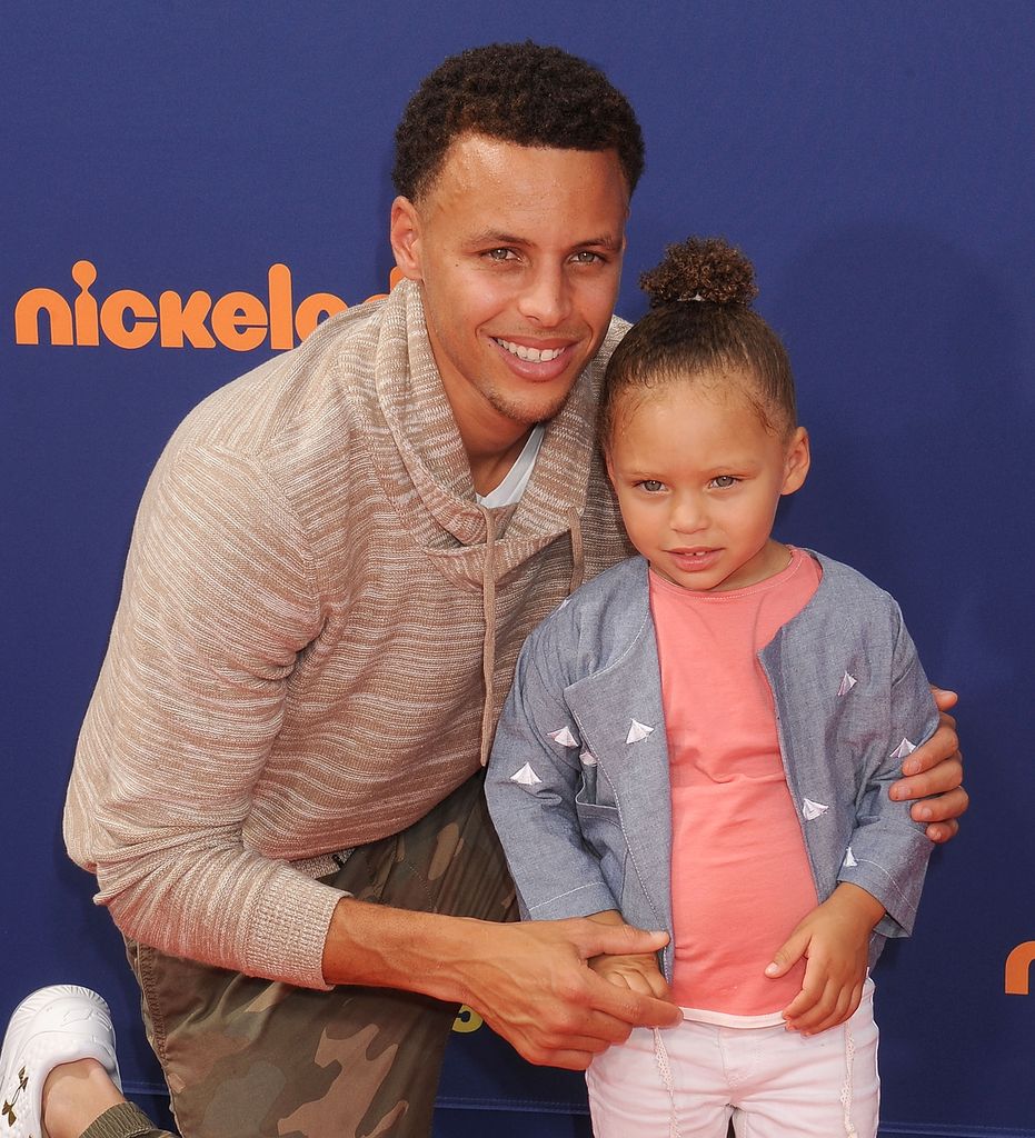 Stephen Curry and daughter Riley in 2015