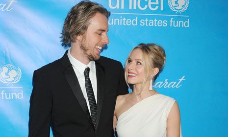 kristen bell and dax shepard on red carpet