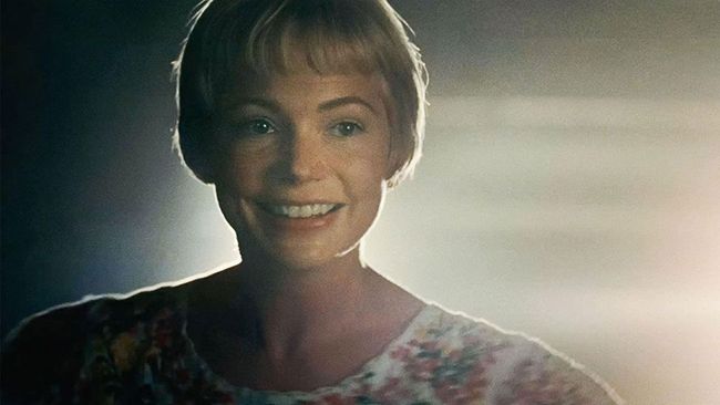Michelle Williams smiles in The Fabelmans