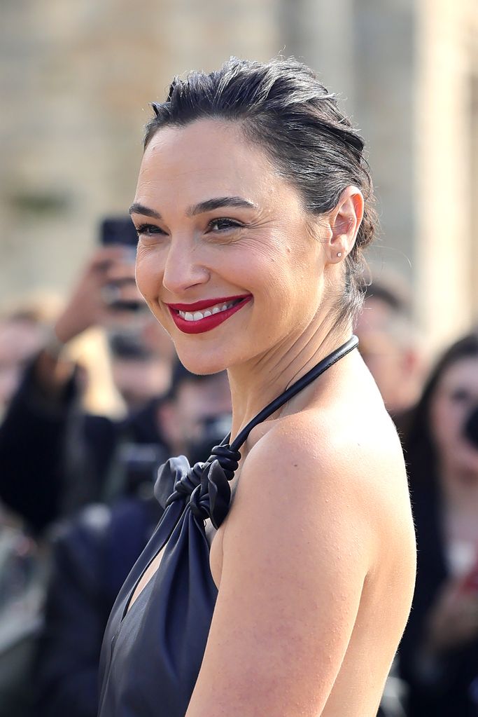 gal gadot leather dress loewe show paris fashion week