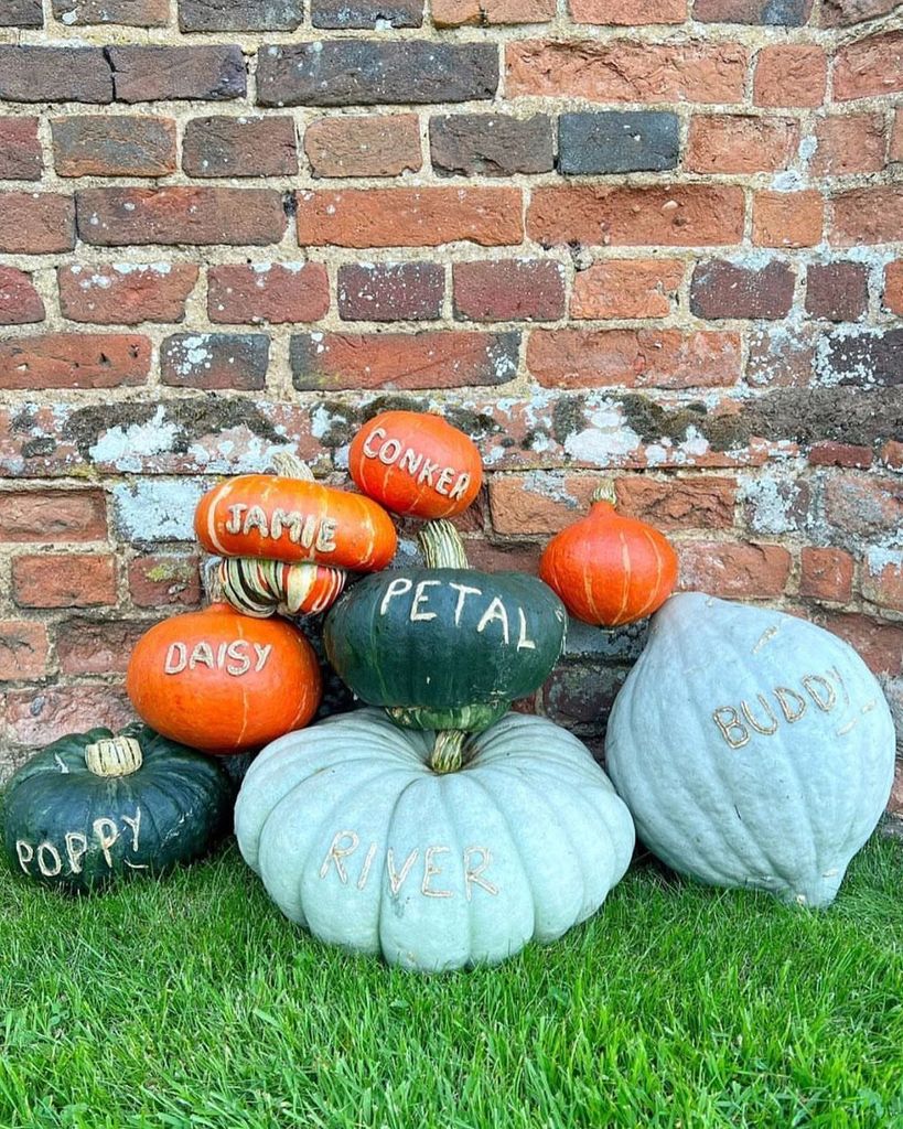 Jamie Oliver Halloween pumpkins decor at home 