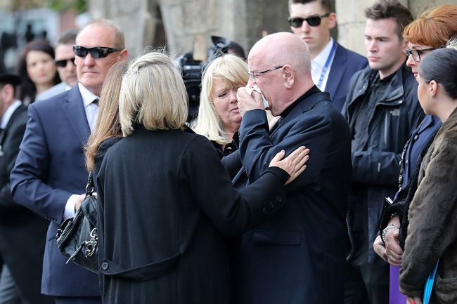 liz dawn husband donald ibbetson cries at her funeral