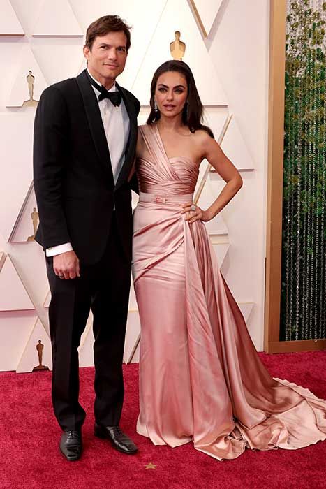 oscars 2022 stylish celebrity couples ashton kutcher mila kunis