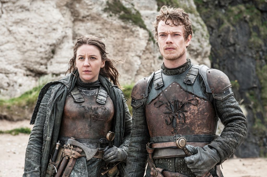 Gemma Whelan as Yara Greyjoy, Alfie Allen as Theon Greyjoy in Game of Thrones