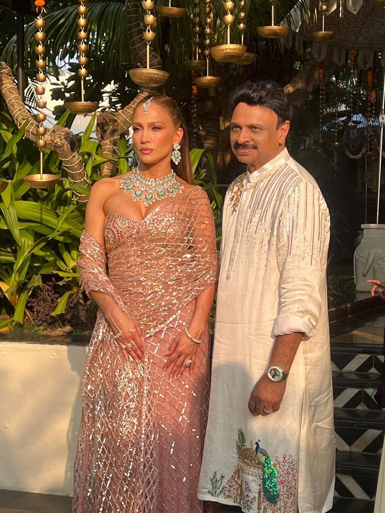 Jennifer Lopez in pink saree