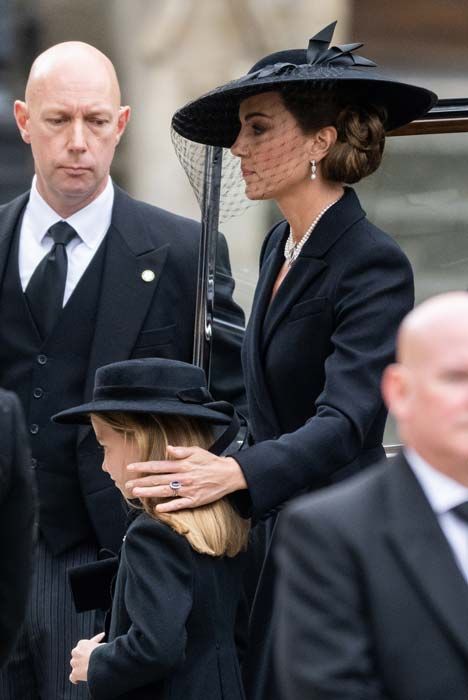 Princess Kate with Princess Charlotte at the Queens funeral