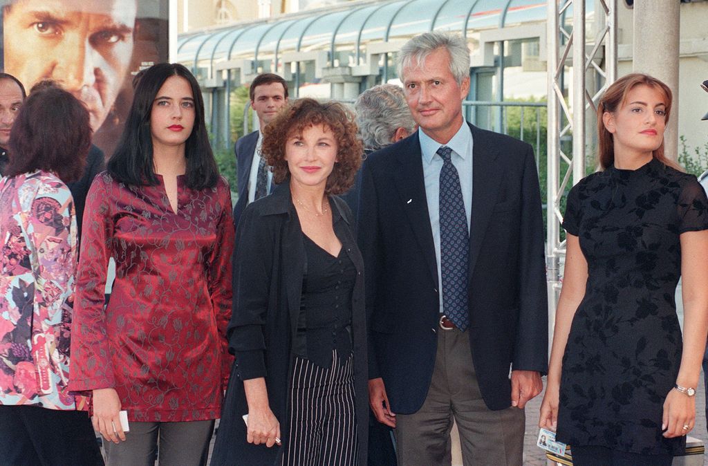 Eva and Joy Green with their parents