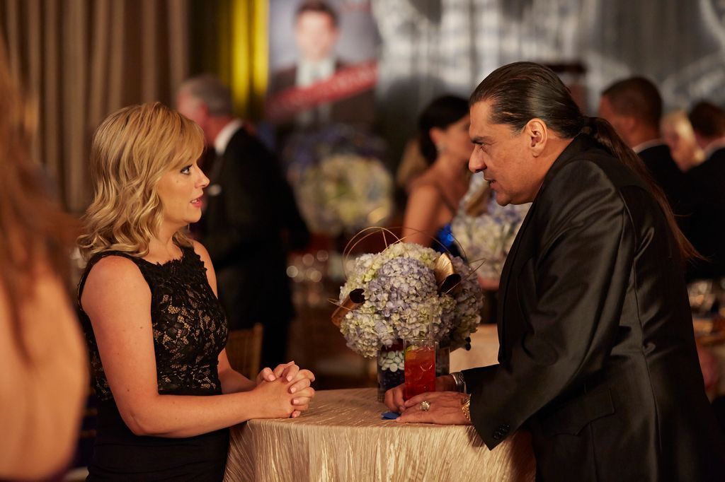 Parcs et loisirs - "2017" Épisode 701 - photo: (LR) Amy Poehler en tant que Leslie Knope, Jonathan Joss comme Ken Hotate
