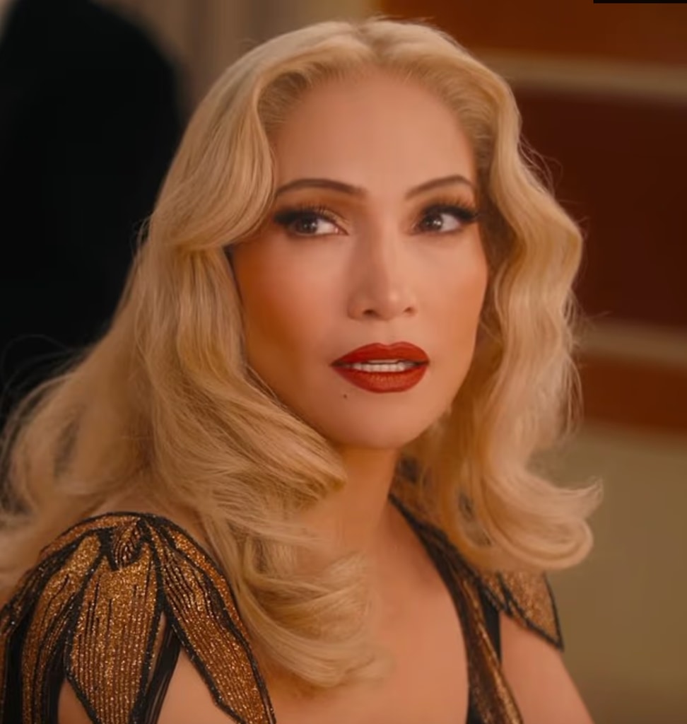 Jennifer Lopez with blonde hair