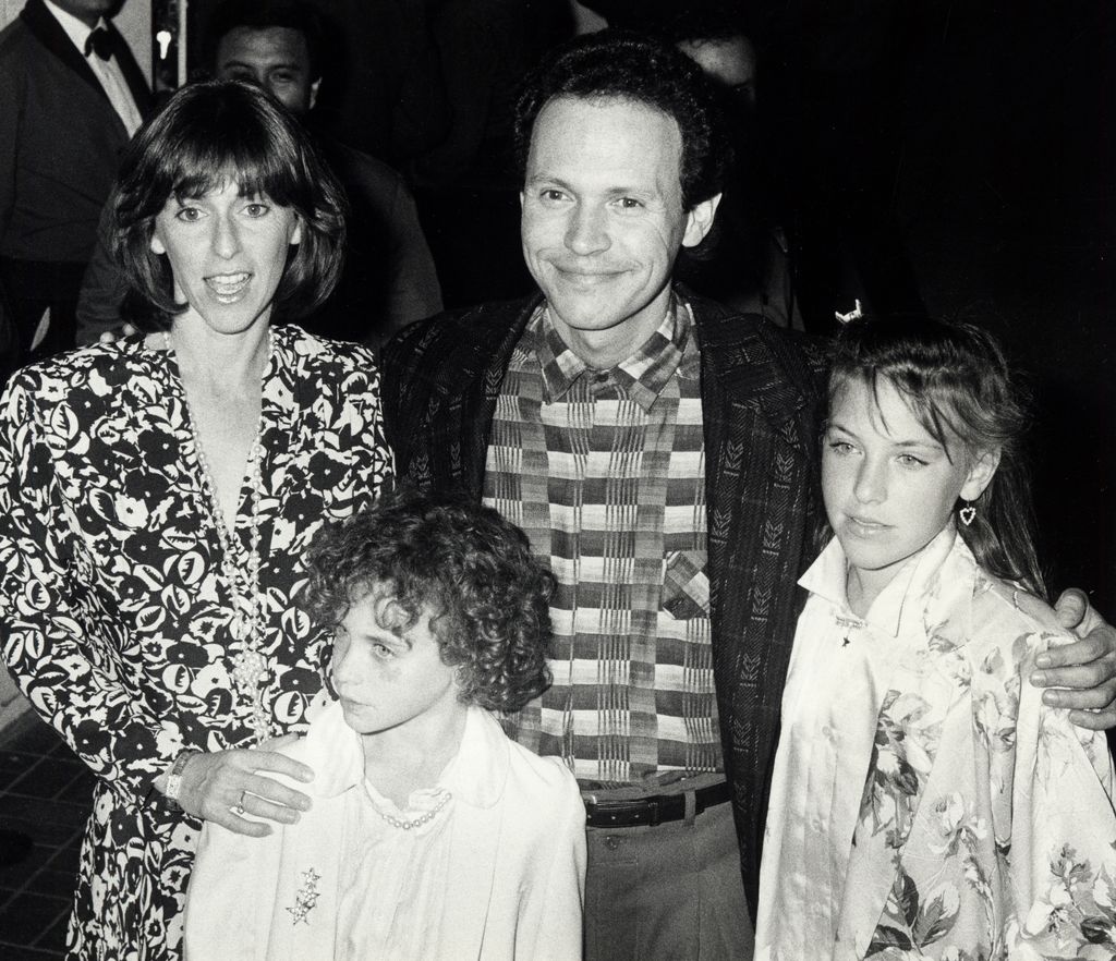 Janice Crystal, Lindsay Crystal, Billy Crystal and Jennifer Crystal in 1986 at the 28th Annual GRAMMY Awards