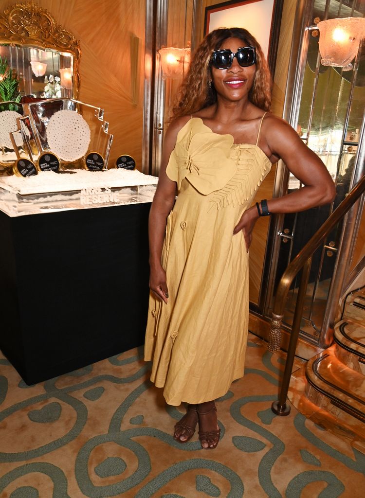 Serena Williams stuns in yellow dress
