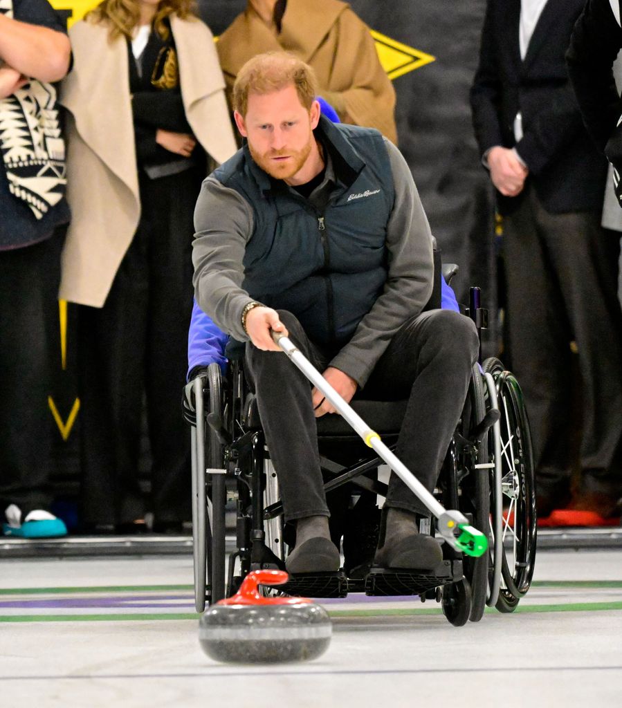 Prince Harry tries wheelchair curling 