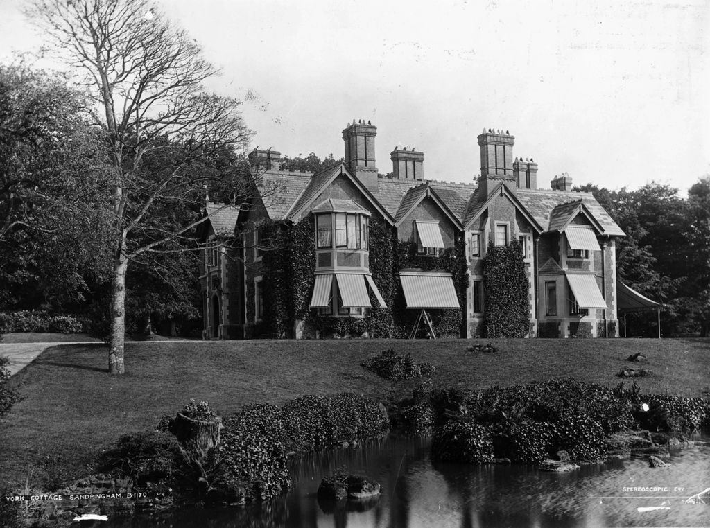 circa 1895:  York Cottage in Sandringham, Norfolk.  (Photo by London Stereoscopic Company/Hulton Archive/Getty Images)