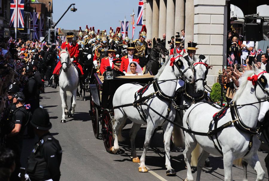 meghan markle carriage procession