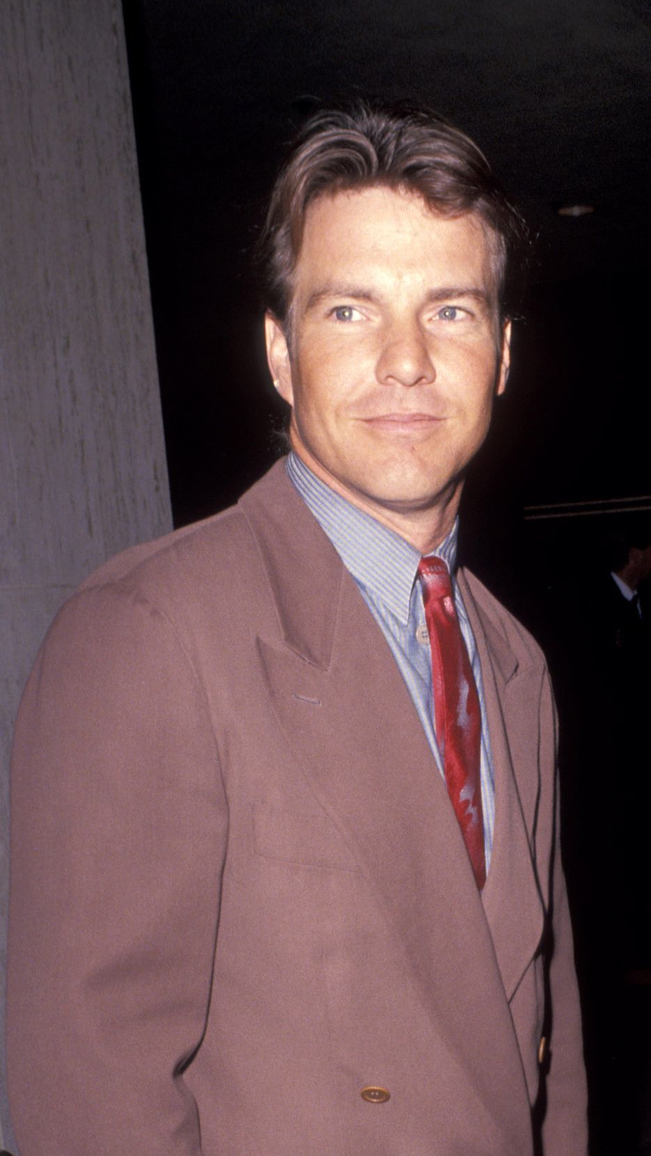 Dennis Quaid at the "Come See The Paradise" Los Angeles Premiere in December 1990