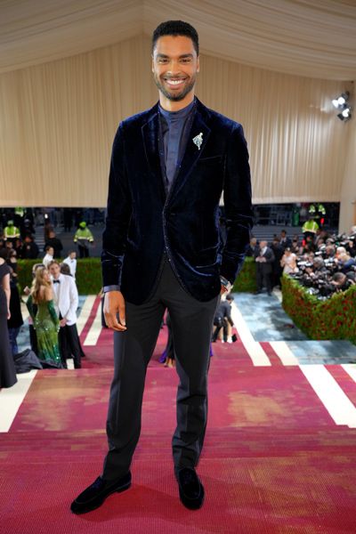 rege jean page first met gala amarni suit