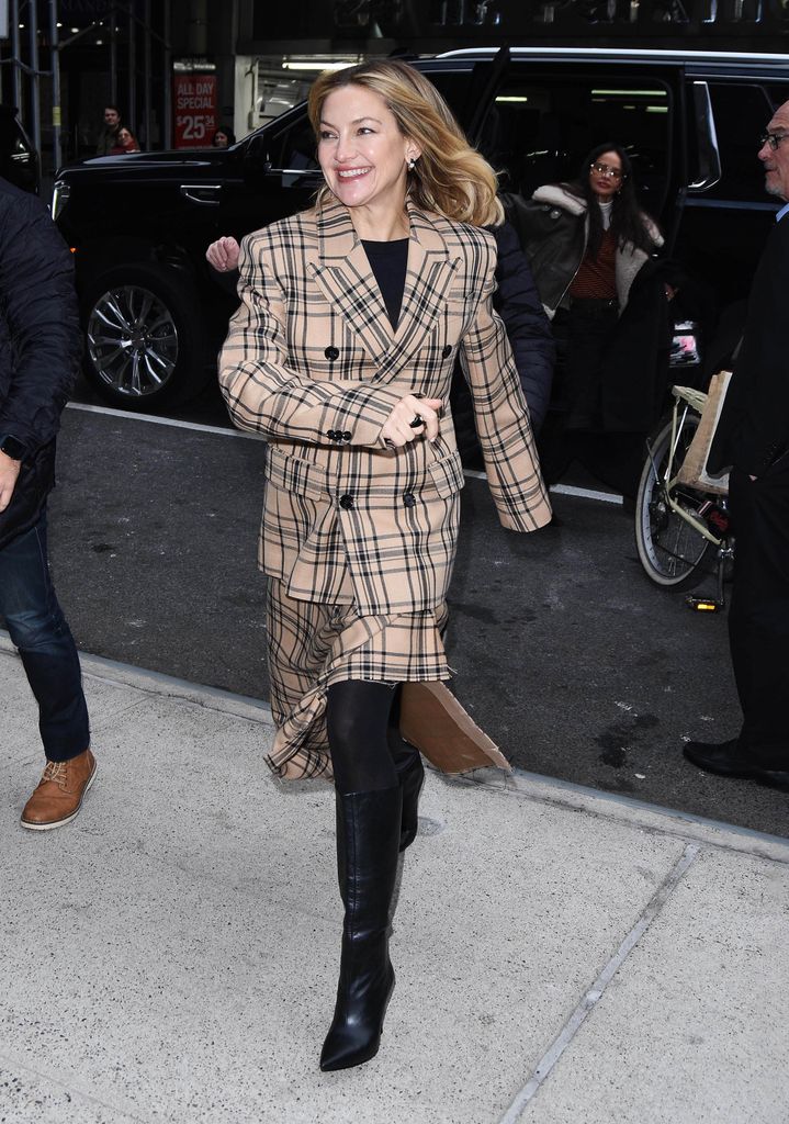 Kate Hudson is seen on December 10, 2025 in New York City.  (Photo by Patricia Schlein/Star Max/GC Images)