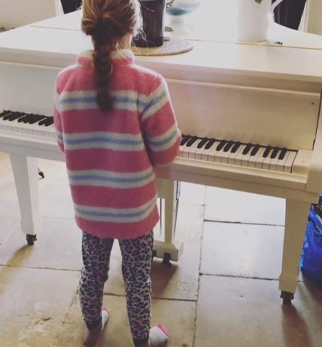 gary barlow daughter piano
