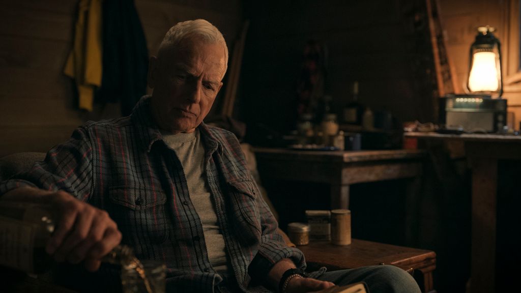 Mark Harmon will make a special guest appearance as Leroy Jethro Gibbs, the iconic TV character he played for 18 seasons on NCIS, on prequel series NCIS: ORIGINS during the first crossover event between the two hit dramas, Tuesday, Nov. 11