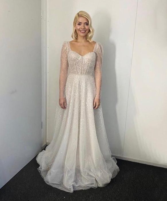 holly willoughby white dress